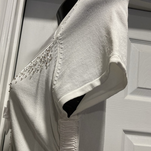 Cartise White Cap Sleeve Bow Accent Ruched Beaded Top - Sz M - Picture 11 of 12